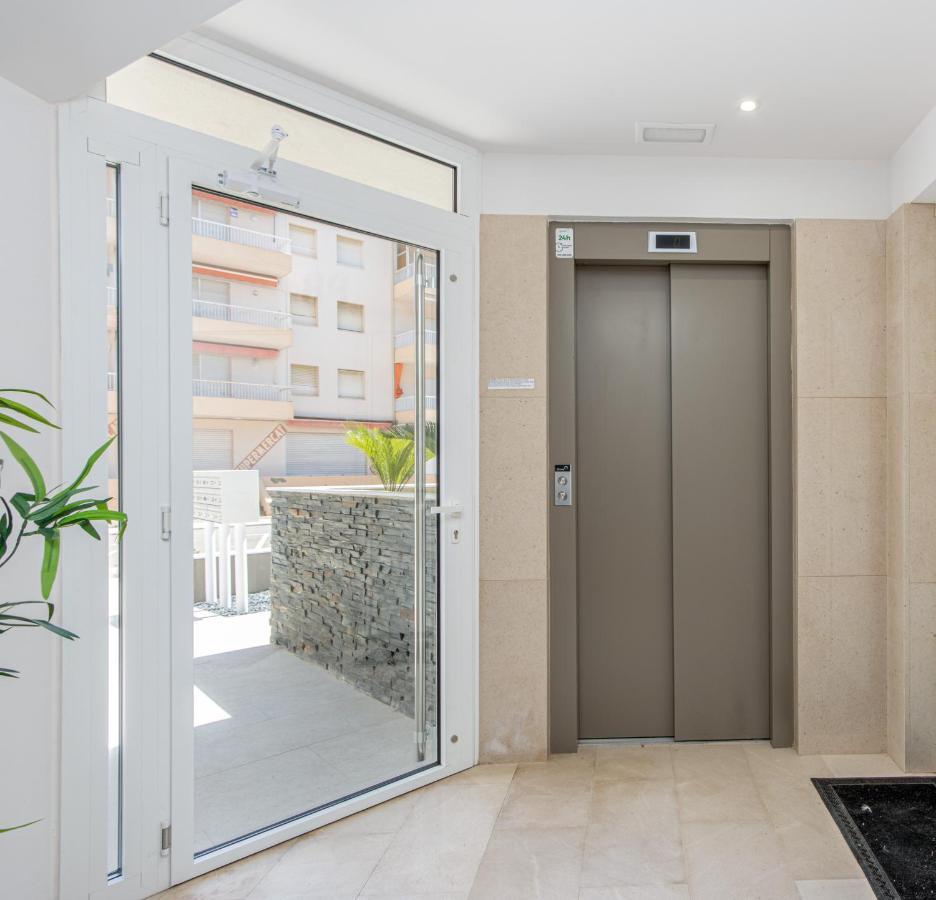 M A R I V E N T With Bathroom And Terrace 50 M2 Rosas